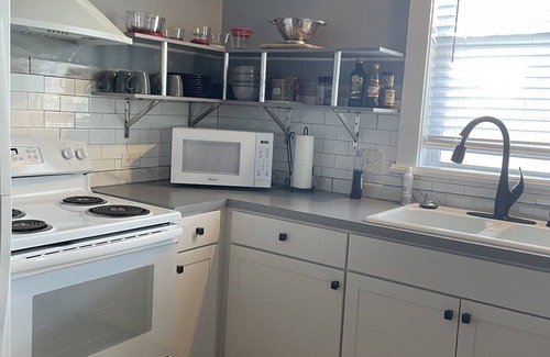 Downtown Historic District Cottage | Quaint 150 year old Lincolnville cottage, restored to its old world charm.(pets)