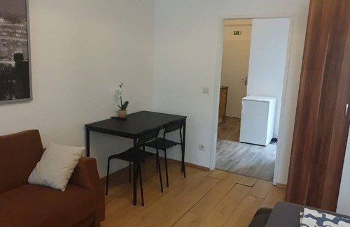 Simmering Apartment | Quaint 1BR in Simmering -Well-suited for Longstays