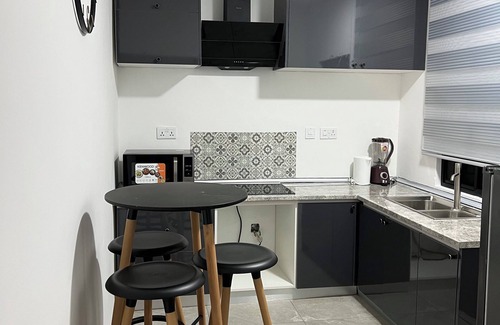 Labone Apartment | Quaint 2-bedroom apartment with AC in charming Accra