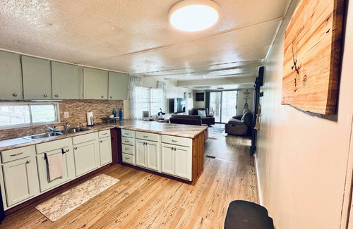 Titus Cottage | Quaint cottage on Lake Jordan in Titus, Alabama. Private Boat launch!