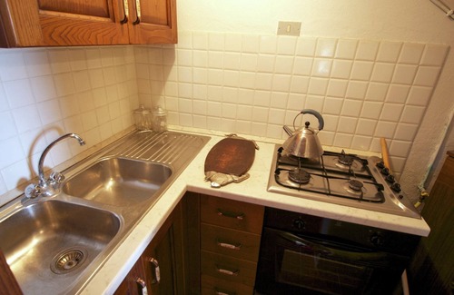 Scheggia Cottage | Quaint cottage with pool