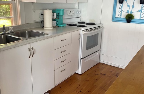 Arnprior Cottage | Quaint & Cozy: The most beautiful view of the Ottawa River in Arnprior!
