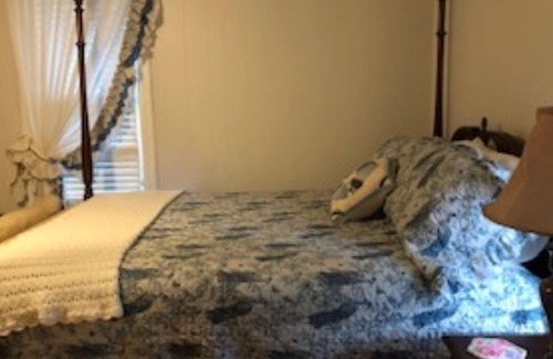Montevallo Cottage | Quaint little cottage in the country, minutes from the University of Montevallo