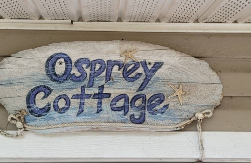 Palm Harbor Cottage | Quaint updated cottage in Crystal Beach near Pinellas Trail