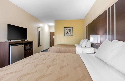 Cadiz Hotel | Quality Inn Cadiz