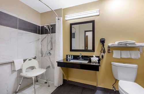 Cadiz Hotel | Quality Inn Cadiz