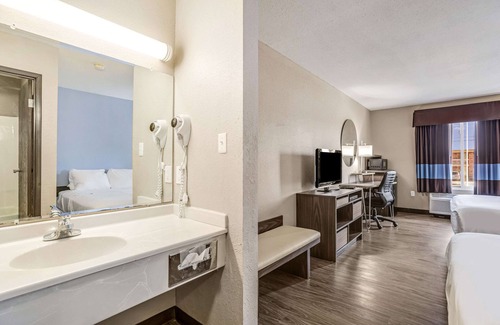 Calvert City Hotel | Quality Inn Calvert City - Paducah East