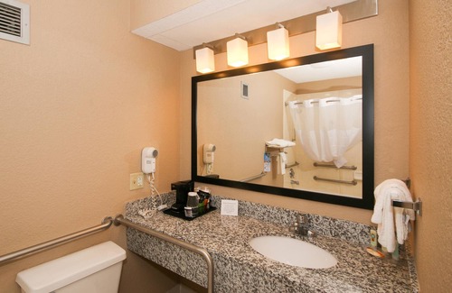 Clinton Hotel | Quality Inn Clinton - Laurens I-26