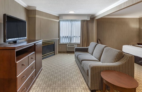 Midland Hotel | Quality Inn & Conference Centre