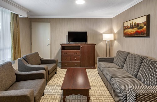 Midland Hotel | Quality Inn & Conference Centre