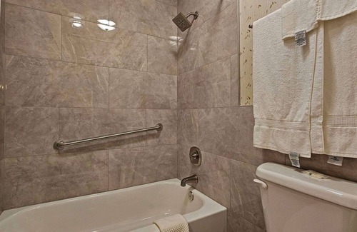 Ennis Hotel | Quality Inn Ennis