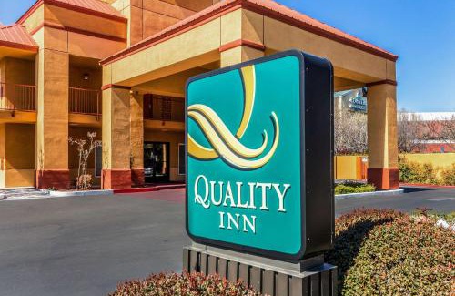 Raisin Hotel | Quality Inn Fresno Near University