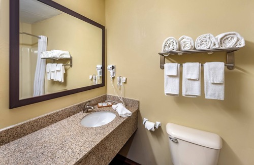 Greenville Hotel | Quality Inn Greenville North