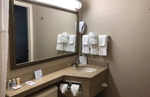 Leisure Village West-Pine Lake Park Hotel | Quality Inn near Toms River Corporate Park
