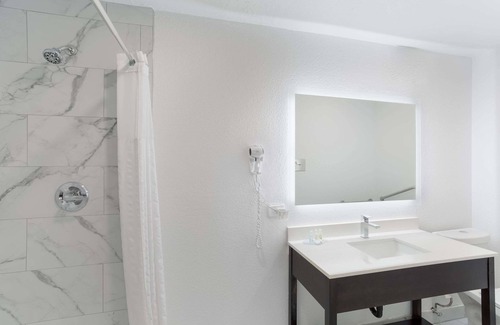 Redding Hotel | Quality Inn Redding near I-5