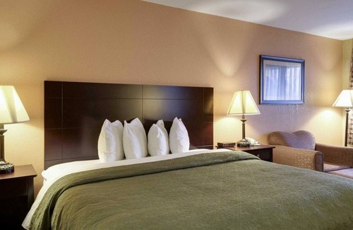 Russellville Hotel | Quality Inn Russellville I-40