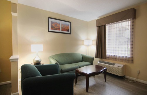 Franklin Hotel | Quality Inn & Suites Franklin