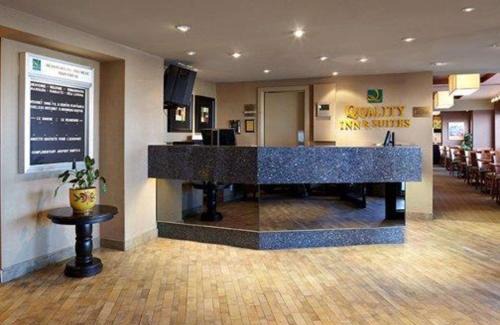 Dorval Hotel | Quality Inn & Suites PE Trudeau Airport