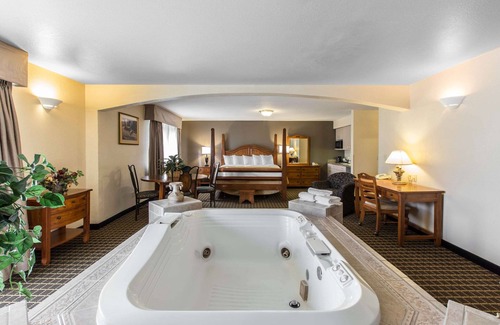 Silverthorne Hotel | Quality Inn & Suites Silverthorne - Copper Mountain