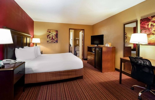 West Helena Hotel | Quality Inn & Suites