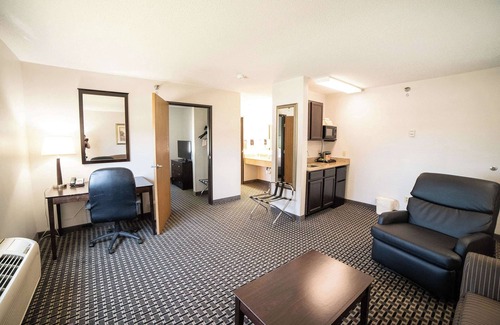 Watertown Hotel | Quality Inn & Suites Watertown near Prairie Lakes Ice Arena