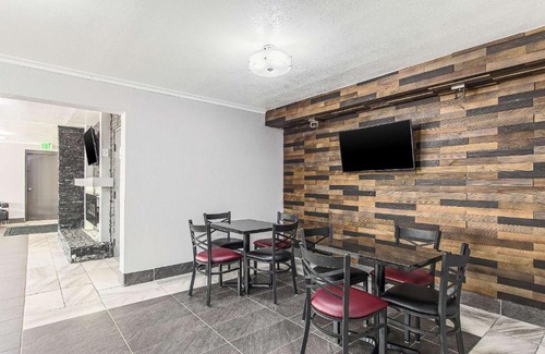 Forest City Hotel | Quality Inn
