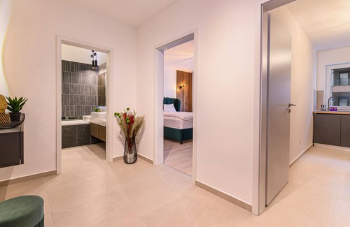 Tractorul Apartment | Quality Studio near Coresi Mall