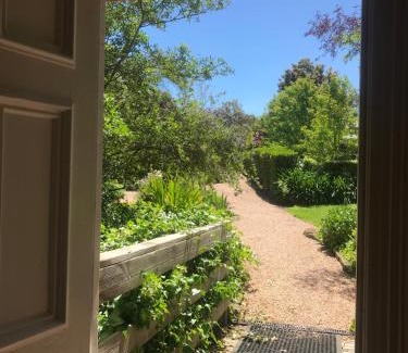 Woolsthorpe Bed & Breakfast | Quamby Homestead