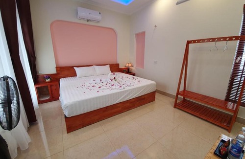 Hoa Lu House | Quang Quang Garden Bonsai Homestay