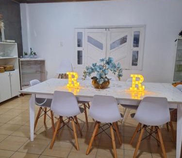 Alvorada House | Quarto triplo com banheiro compartilhado