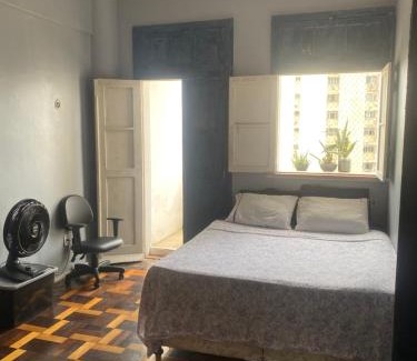 Nazare House | Quartos confortáveis em apartamento prox pç da República