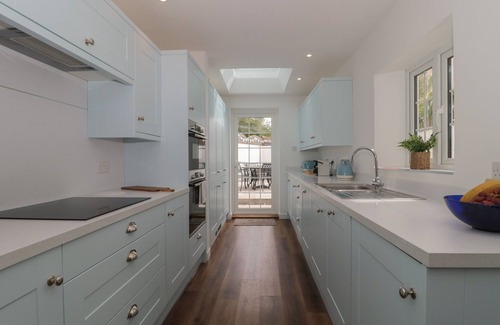 Poole Cottage | Quay Cottage - Sea View