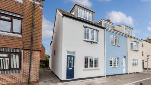 Poole House | Quay Cottage - Sea Views
