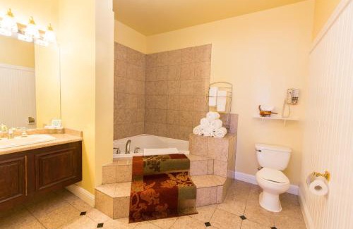 Lower Pacific Heights Hotel | Queen Anne