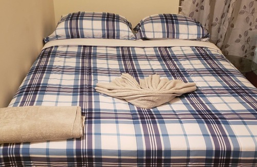 Falmouth House | Queen Beds, Free Fast Wi-Fi