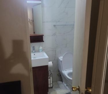Havendale House | Queen Room in Kingston