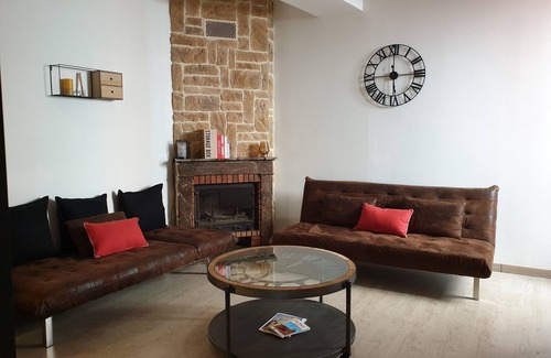 Soual House | Queen Size Bed Suite with private lounge and terrace