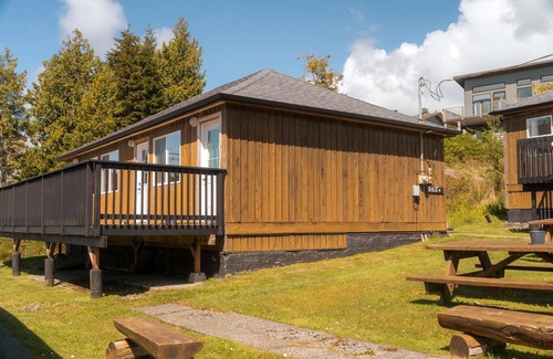 Ucluelet Cottage | Queen sleeper Studio suite in Ucluelet