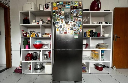 Embare House | Queen suite with WiFi near the beach with access to shared kitchen