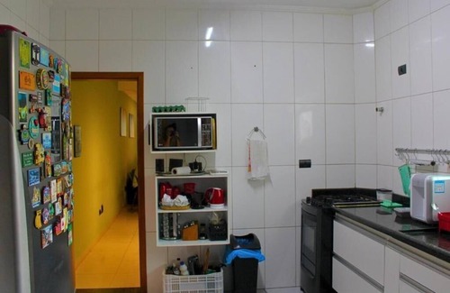 Embare House | Queen suite with WiFi near the beach with access to shared kitchen