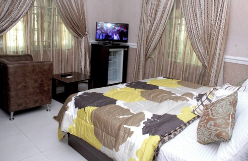 Port Harcourt Hotel | QUEENS GATE HOTEL