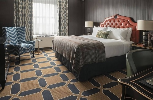 Downtown Hotel | Quick Drive to Roger Williams Park Zoo! Awesome Amenities, Pets Allowed!