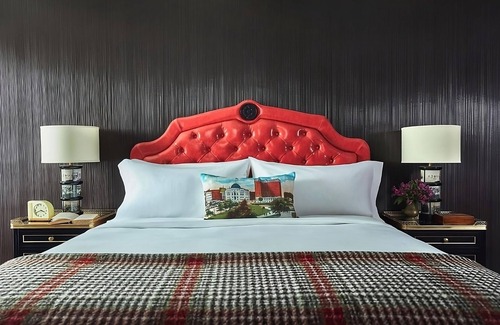 Downtown Hotel | Quick Drive to Roger Williams Park Zoo! Awesome Amenities, Pets Allowed!