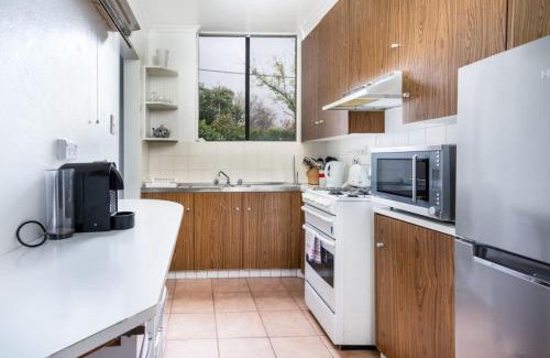 Griffith Apartment | Quiet 2BR Apartment with Garden views in Griffith - Hosted by CanStay