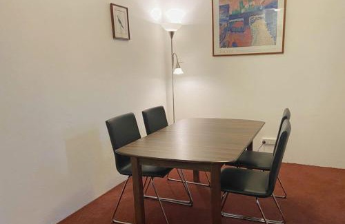 Griffith Apartment | Quiet 2BR Apartment with Garden views in Griffith - Hosted by CanStay