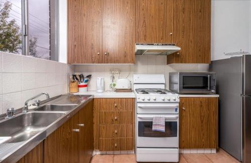 Griffith Apartment | Quiet 2BR Apartment with Garden views in Griffith - Hosted by CanStay