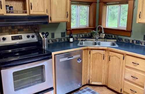 Southeast Eugene House | Quiet 3 Bedroom House in Desirable Eugene Neighborhood
