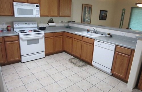 Tucson House | Quiet and comfortable, with beautiful views from the back porch, 2 bedroom