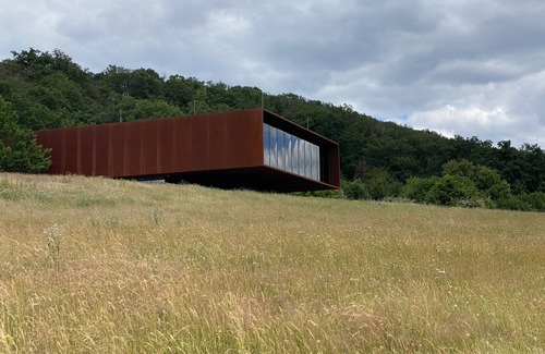 Dudelsheim Apartment | Quiet apartment at the foot of Glauberg, Boniface route on the volcanic cycle path