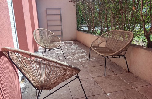 Malbosc Apartment | Quiet apartment with large terrace